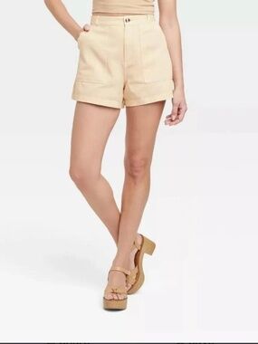 Universal Thread High-Rise Utility Tan Women's Shorts. Sz 16.
